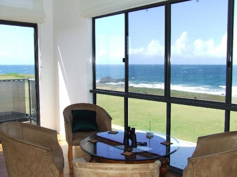 8 Sea Esplanade, Elliott Heads QLD 4670