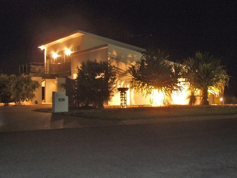 8 Sea Esplanade, Elliott Heads QLD 4670