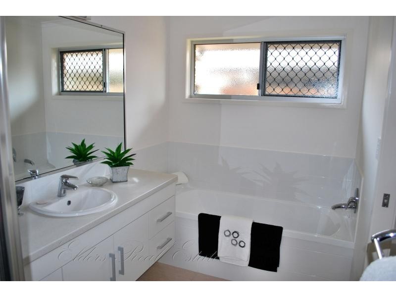 Unit 1/7 Elliott Heads Rd, Kepnock QLD 4670