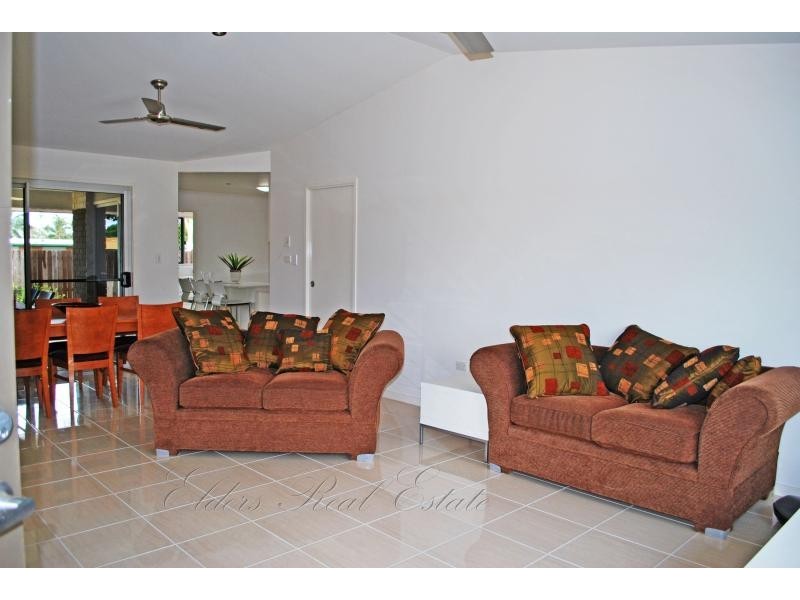 Unit 1/7 Elliott Heads Rd, Kepnock QLD 4670