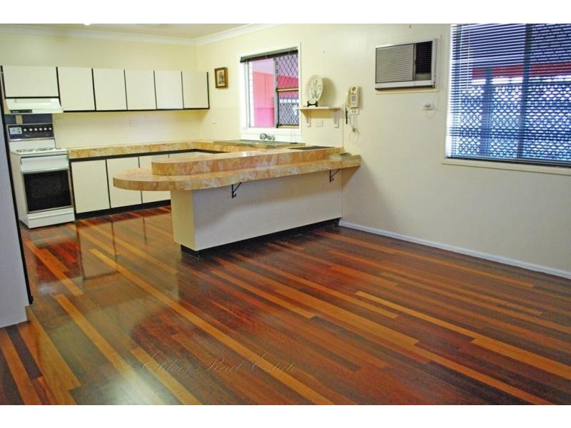 9 Jensen St., Avenell Heights QLD 4670