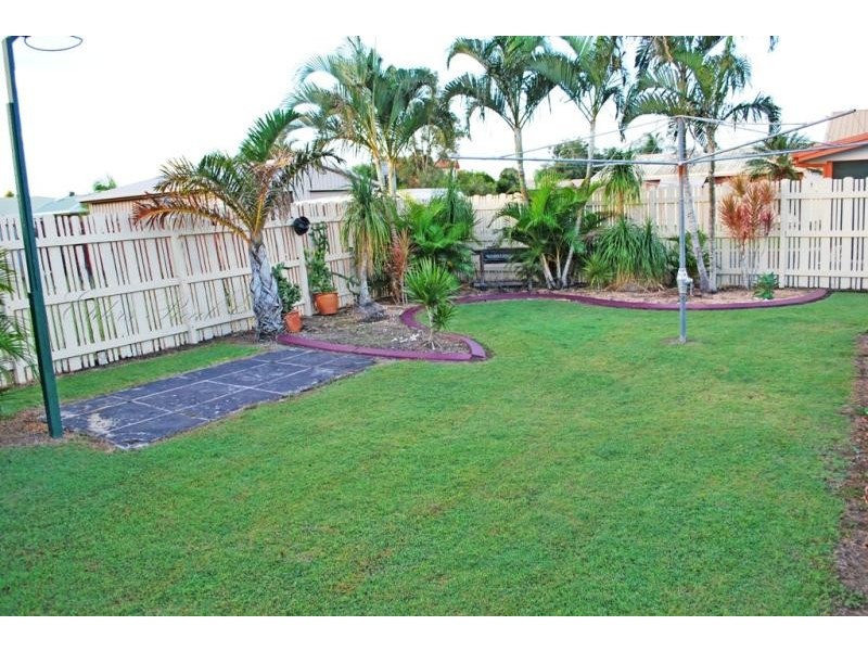 9 Jensen St., Avenell Heights QLD 4670