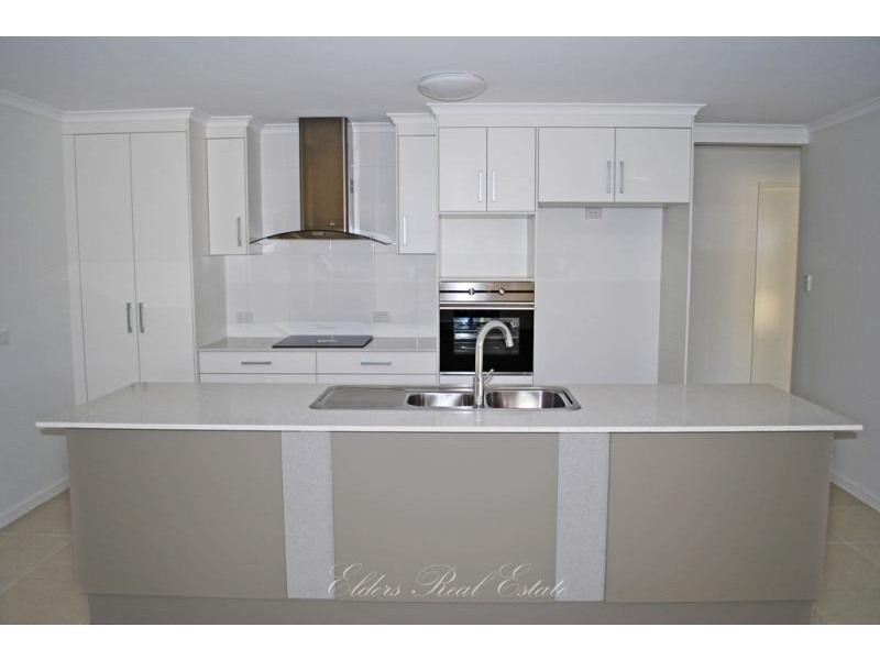 3 Grigor St.,, Avenell Heights QLD 4670