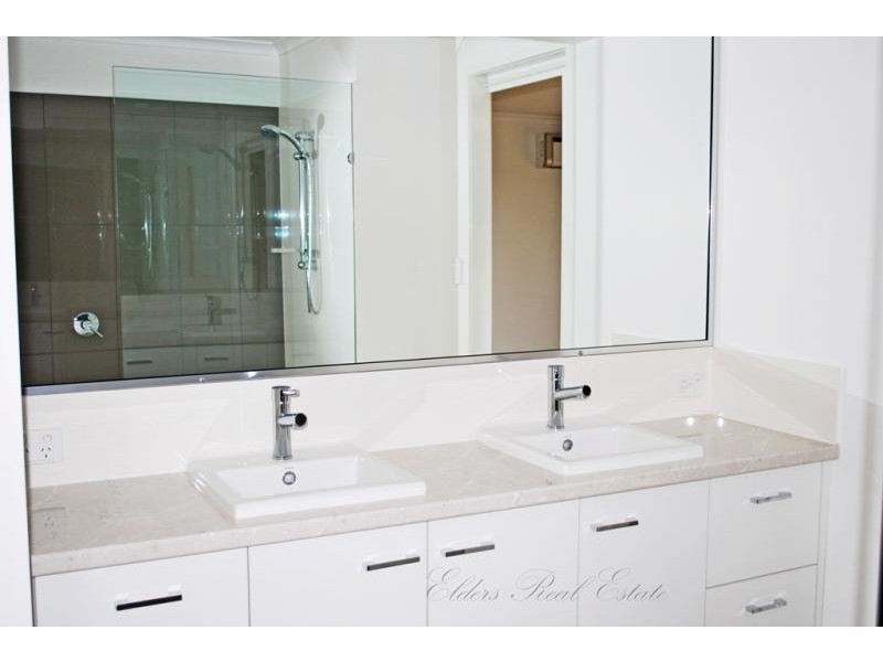 3 Grigor St.,, Avenell Heights QLD 4670