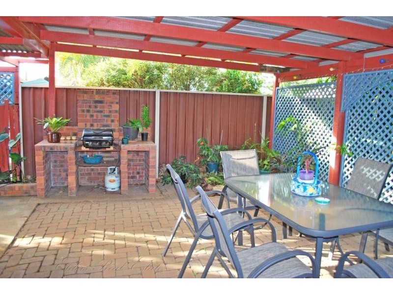 16 Kingsford St., Kalkie QLD 4670