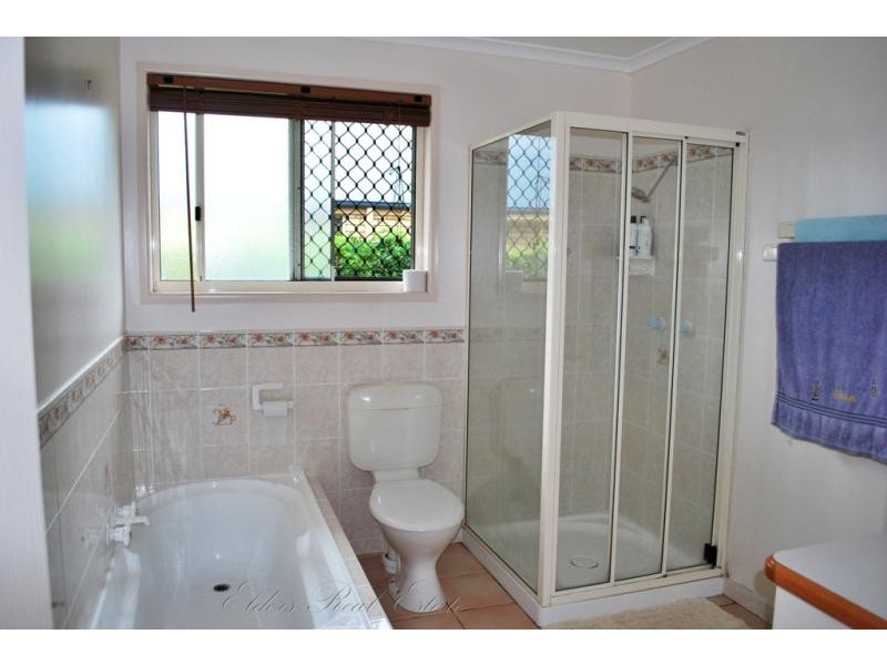 16 Chancellor Dr., Avenell Heights QLD 4670