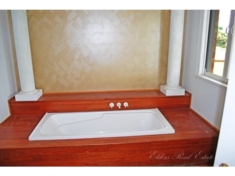 15 Alamein St.,, Svensson Heights QLD 4670