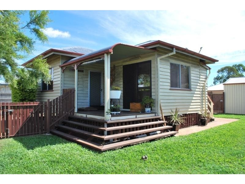 Unit 1/6 Moran St.,, Svensson Heights QLD 4670