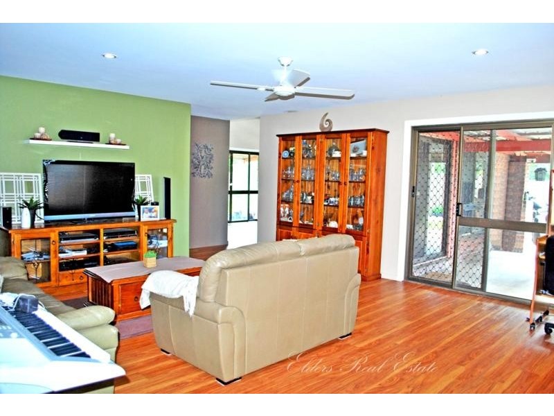 8 Jolley Lane, Thabeban QLD 4670