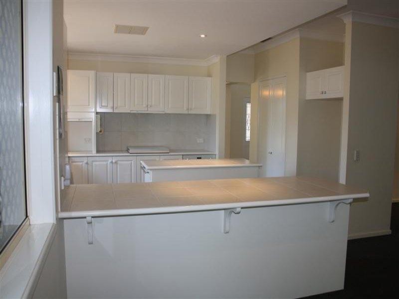 39 Tingi Avenue, Tanah Merah QLD 4128