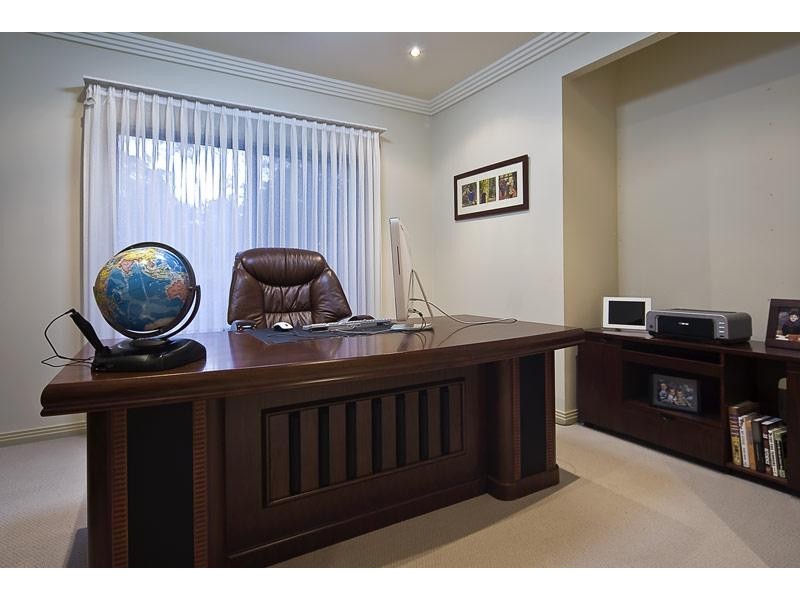 1 Honeysuckle Court, Cornubia QLD 4130