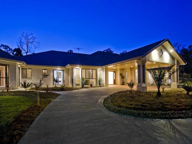 1 Honeysuckle Court, Cornubia QLD 4130