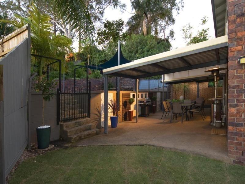 6 Cynthia Crs, Springwood QLD 4127