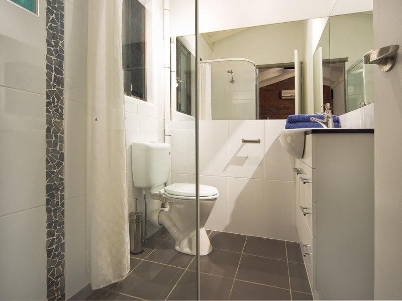 6 Cynthia Crs, Springwood QLD 4127