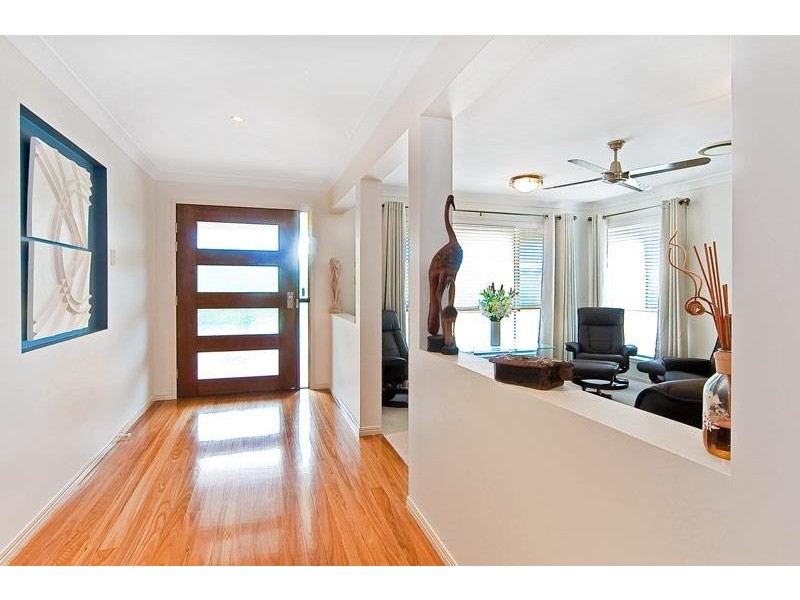 8 Nancy May Court, Daisy Hill QLD 4127