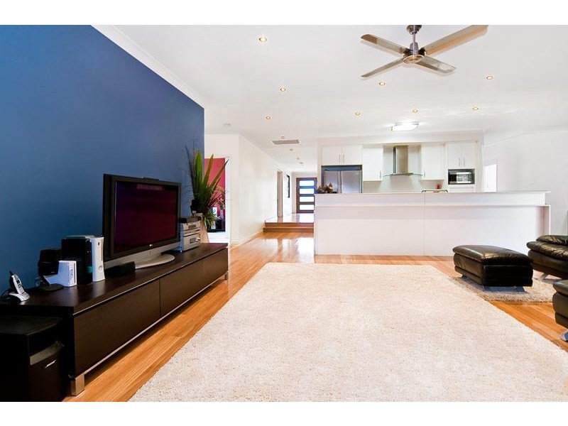 8 Nancy May Court, Daisy Hill QLD 4127