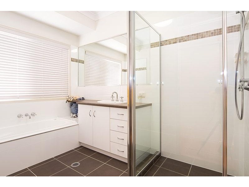 8 Nancy May Court, Daisy Hill QLD 4127