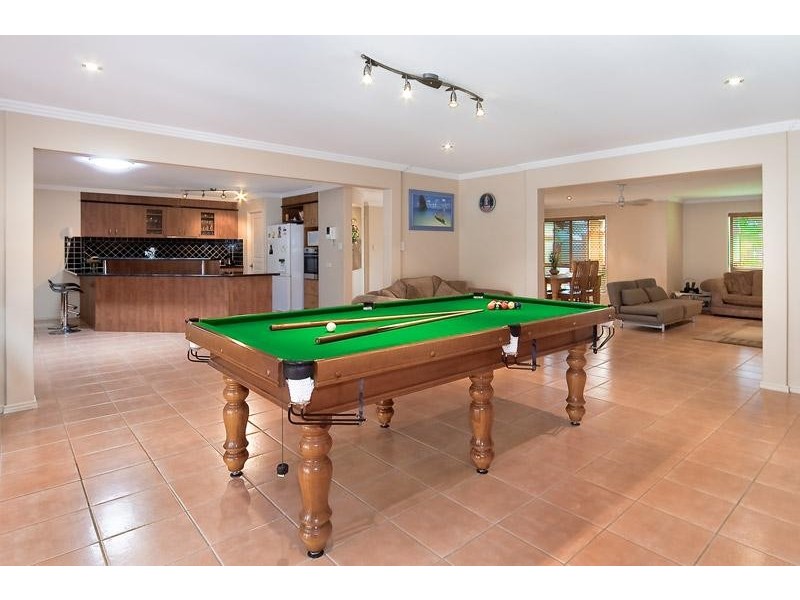 22 The Avenue, Windaroo QLD 4207