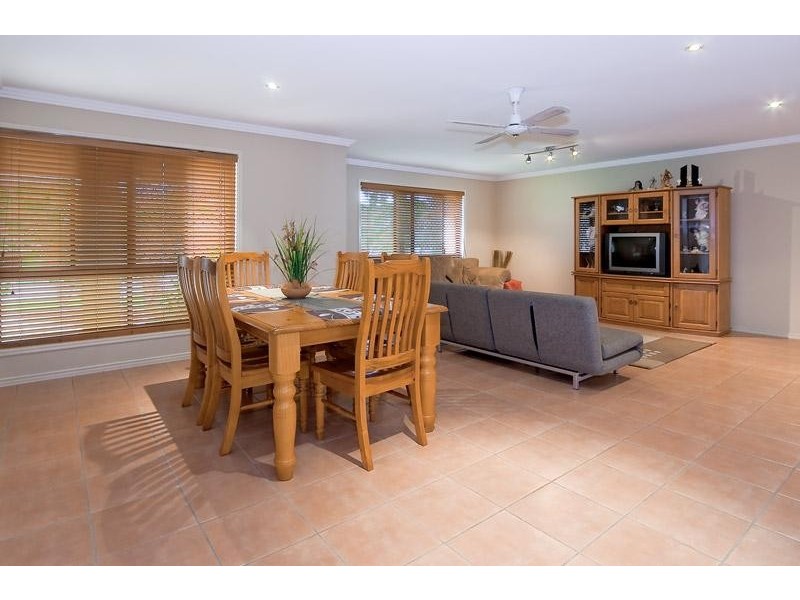 22 The Avenue, Windaroo QLD 4207