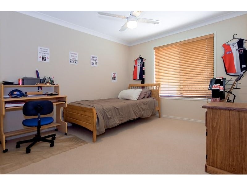 22 The Avenue, Windaroo QLD 4207