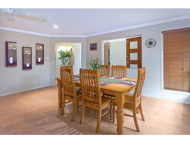22 The Avenue, Windaroo QLD 4207