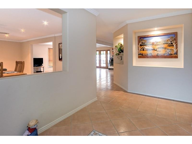 22 The Avenue, Windaroo QLD 4207