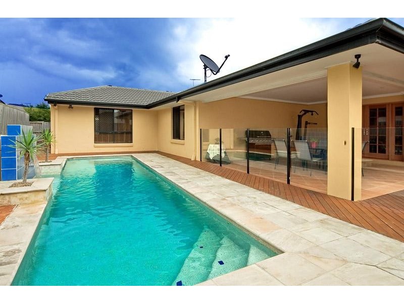22 The Avenue, Windaroo QLD 4207