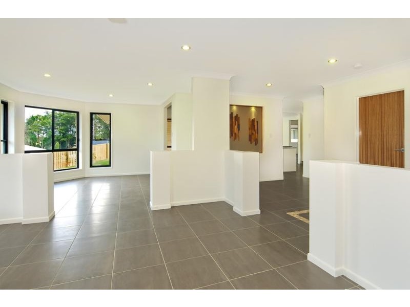 4 Clem Close, Daisy Hill QLD 4127