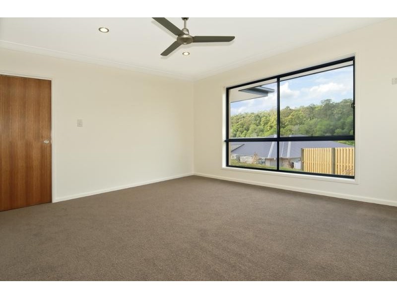 4 Clem Close, Daisy Hill QLD 4127
