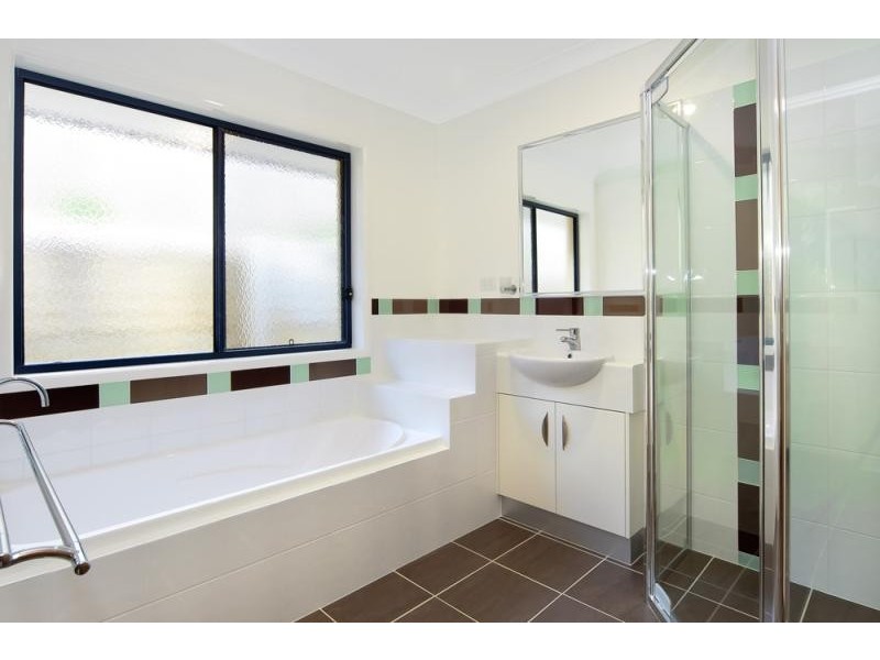 4 Clem Close, Daisy Hill QLD 4127