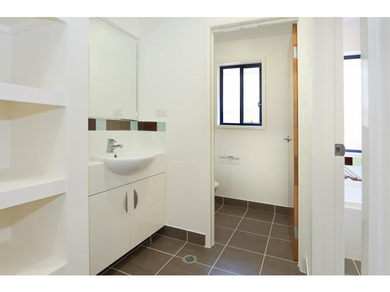 4 Clem Close, Daisy Hill QLD 4127