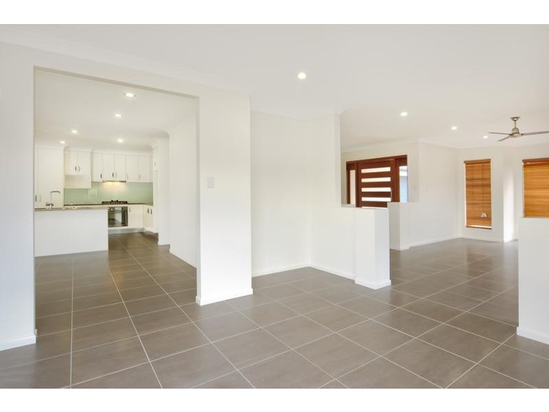 4 Clem Close, Daisy Hill QLD 4127