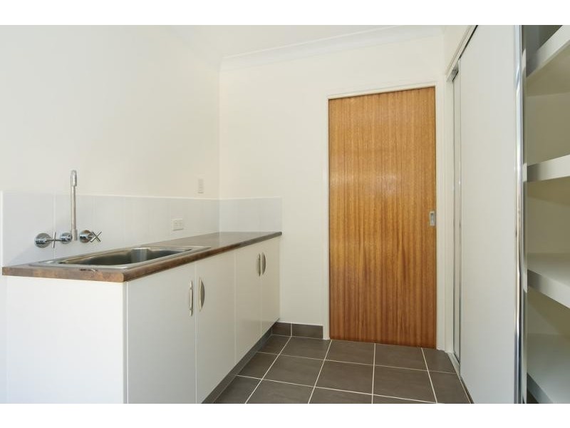 4 Clem Close, Daisy Hill QLD 4127