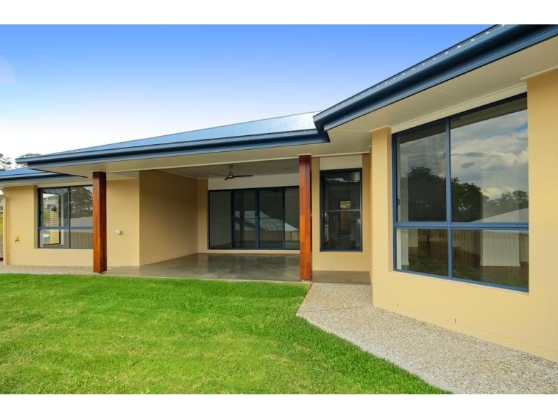 4 Clem Close, Daisy Hill QLD 4127