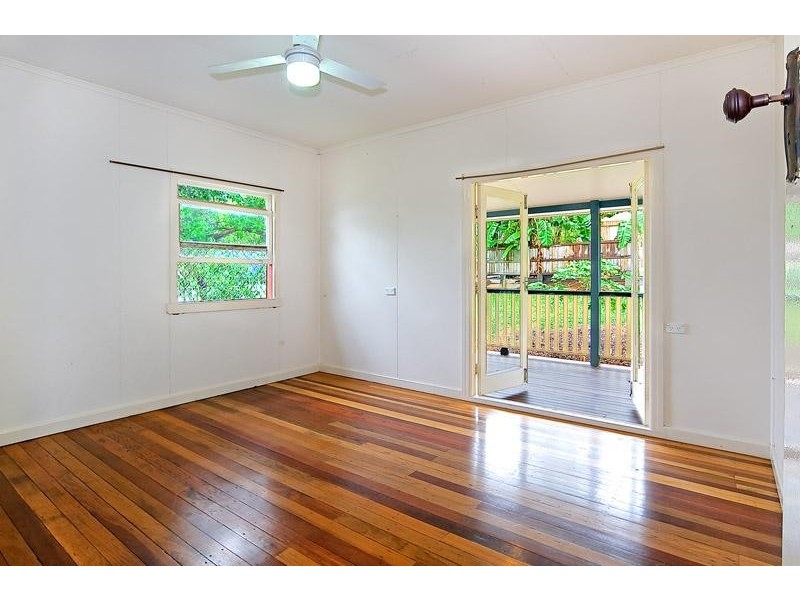 22 Laughlin Street, Kingston QLD 4114