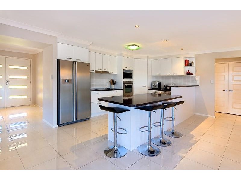 39 Dennis Vale Drive, Daisy Hill QLD 4127
