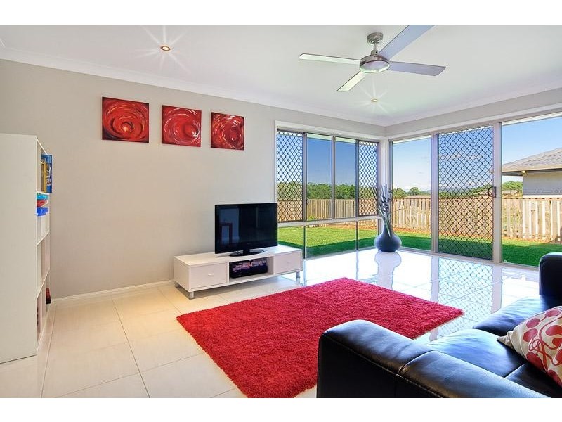 39 Dennis Vale Drive, Daisy Hill QLD 4127