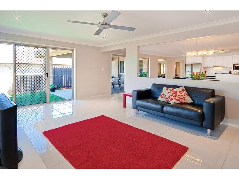 39 Dennis Vale Drive, Daisy Hill QLD 4127