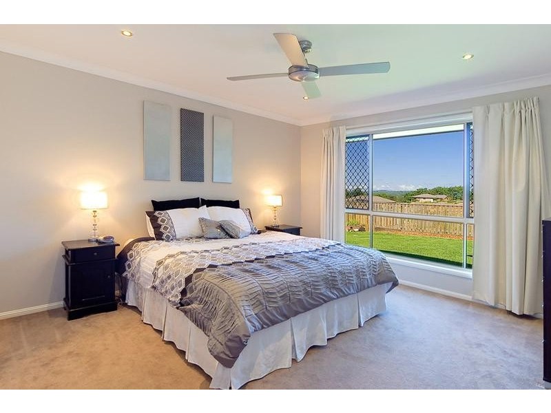 39 Dennis Vale Drive, Daisy Hill QLD 4127