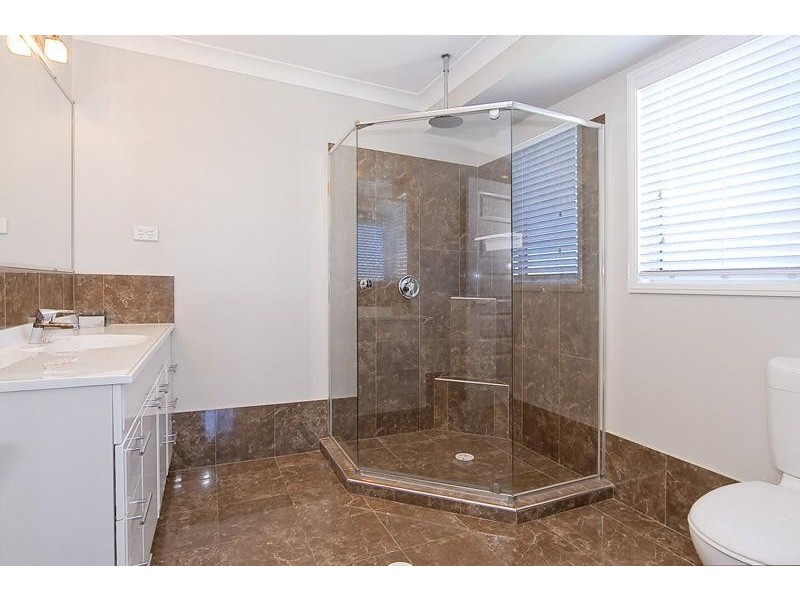 39 Dennis Vale Drive, Daisy Hill QLD 4127