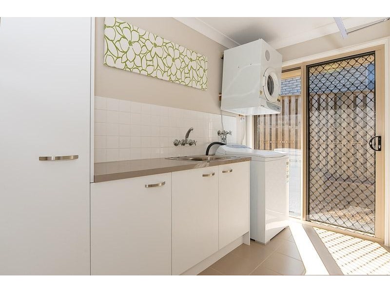39 Dennis Vale Drive, Daisy Hill QLD 4127