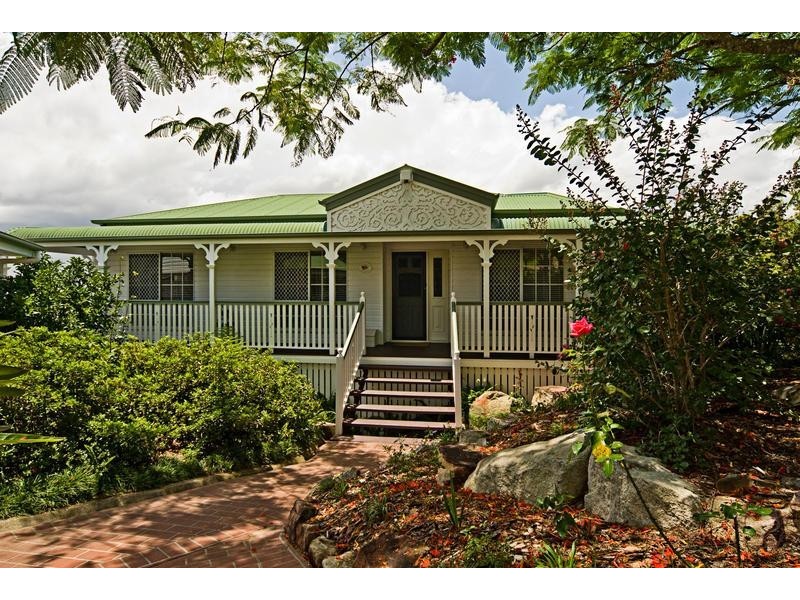 Edens Landing QLD 4207