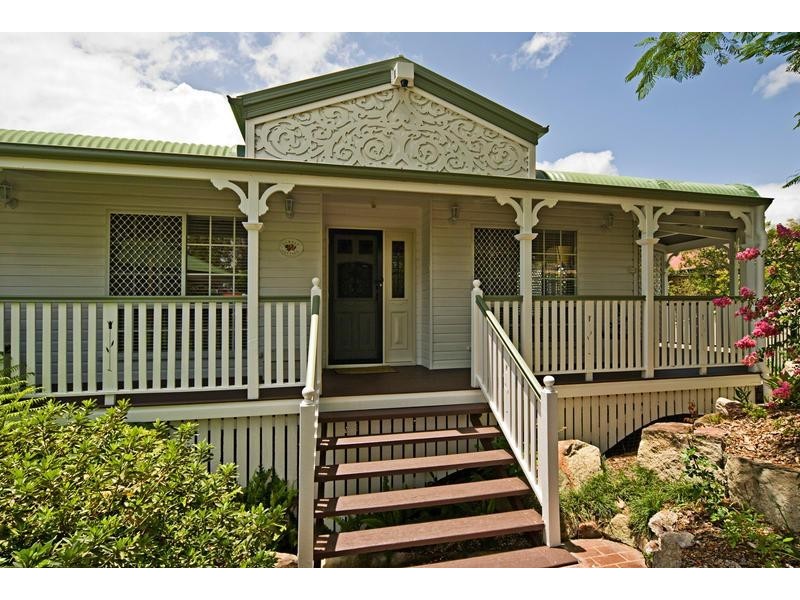 Edens Landing QLD 4207
