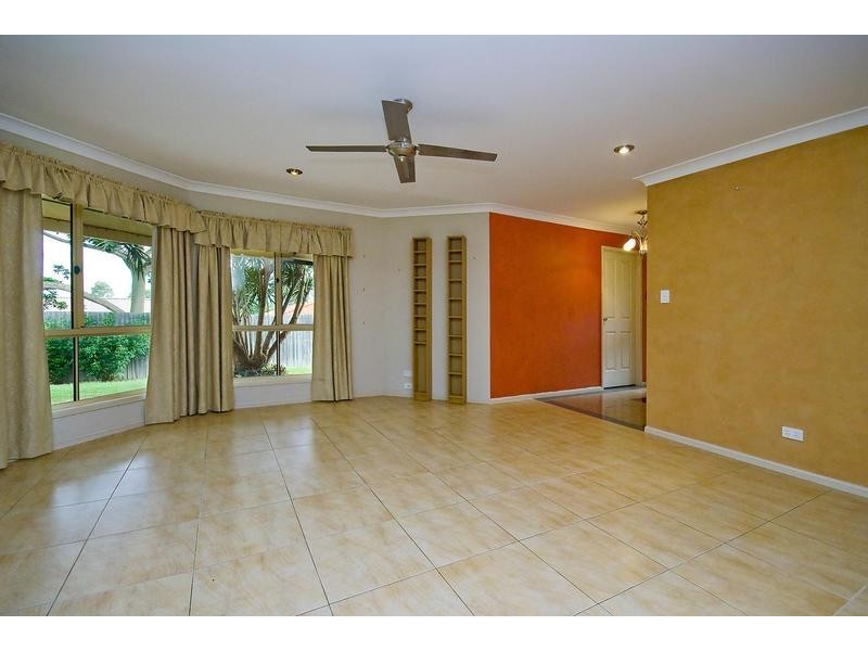 44 Sundar Cres, Tanah Merah QLD 4128