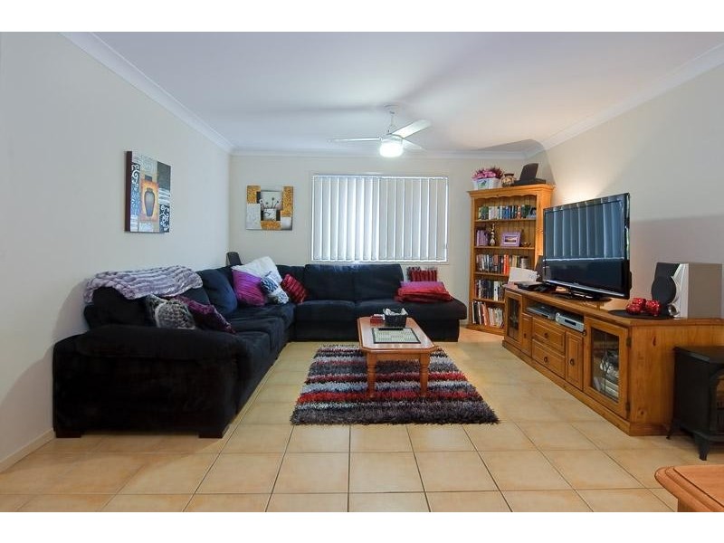 12 Mountain View Crescent, Mount Warren Park QLD 4207