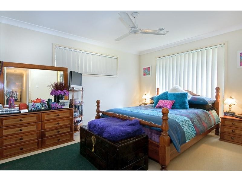 12 Mountain View Crescent, Mount Warren Park QLD 4207