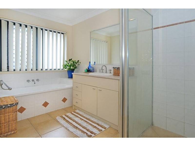 12 Mountain View Crescent, Mount Warren Park QLD 4207