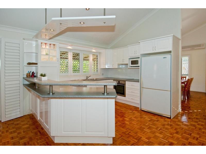 8 Heeler Court, Shailer Park QLD 4128