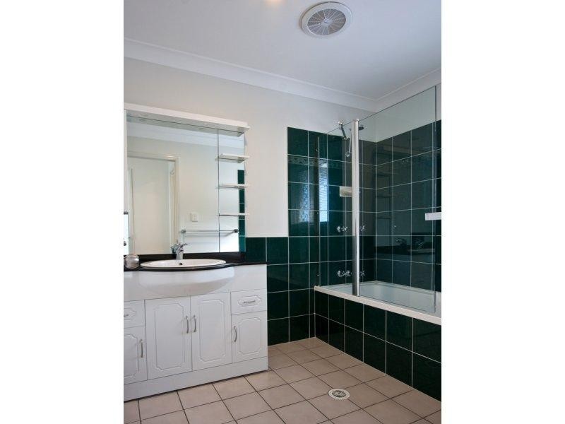 16 Trusan Place, Tanah Merah QLD 4128