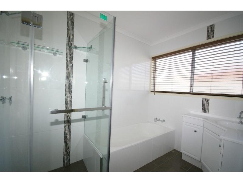 17 Magnolia Pde, Victoria Point QLD 4165